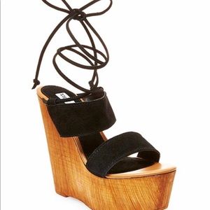 NWOT Steve Madden Beachbar Wedge